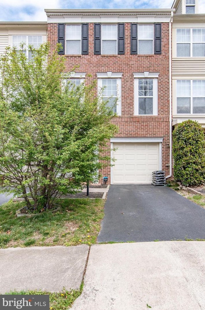 11924 Benton Lake Rd, Bristow, VA 20136