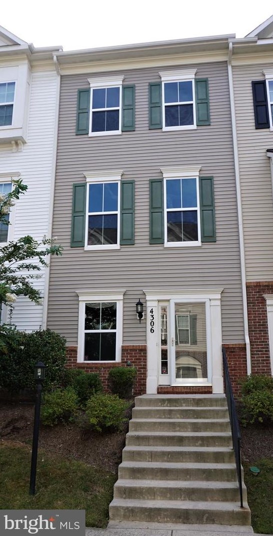 4306 Potomac Highlands Cir, Triangle, VA 22172