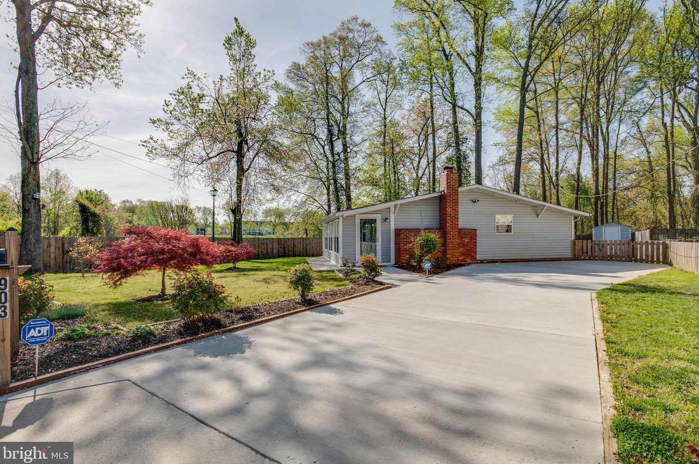903 Totten Rd, Woodbridge, VA 22191