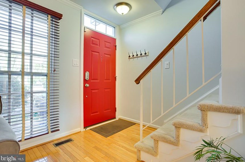 12867 Mill House Ct, Woodbridge, VA 22192-2928
