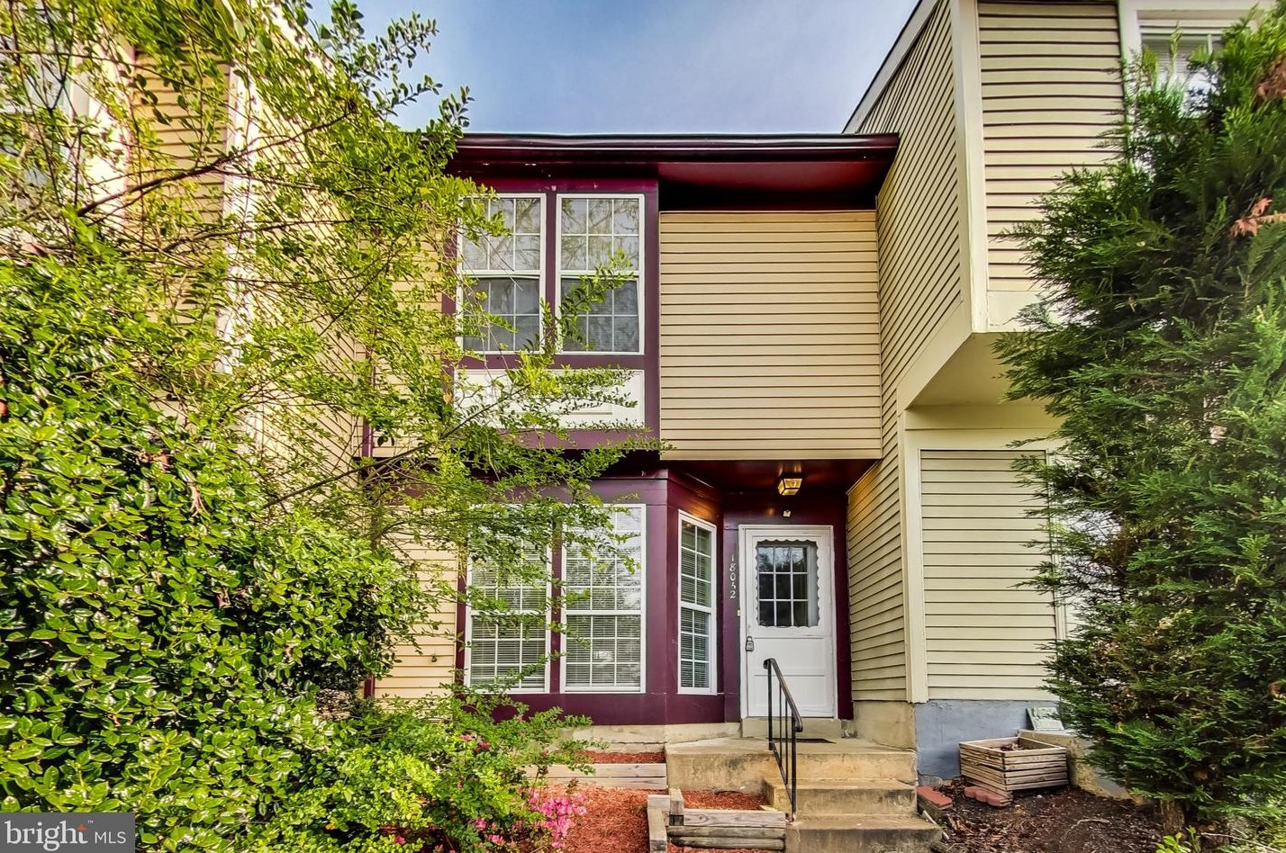 18032 Olde Port Ln, Triangle, VA 22172