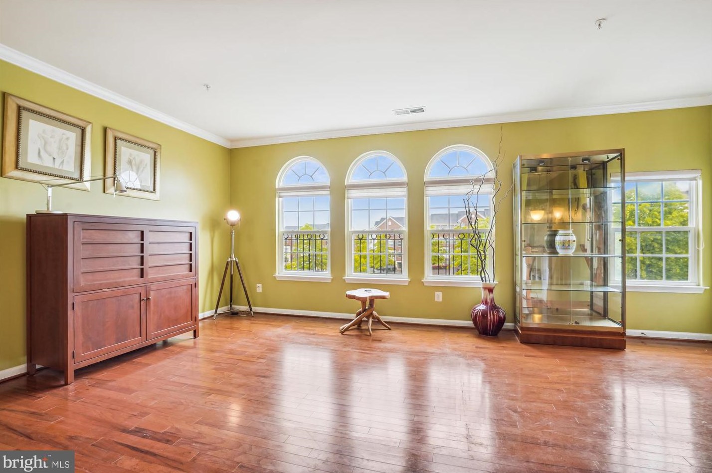 15300 Regents Park Dr, Woodbridge, VA 22191-6404