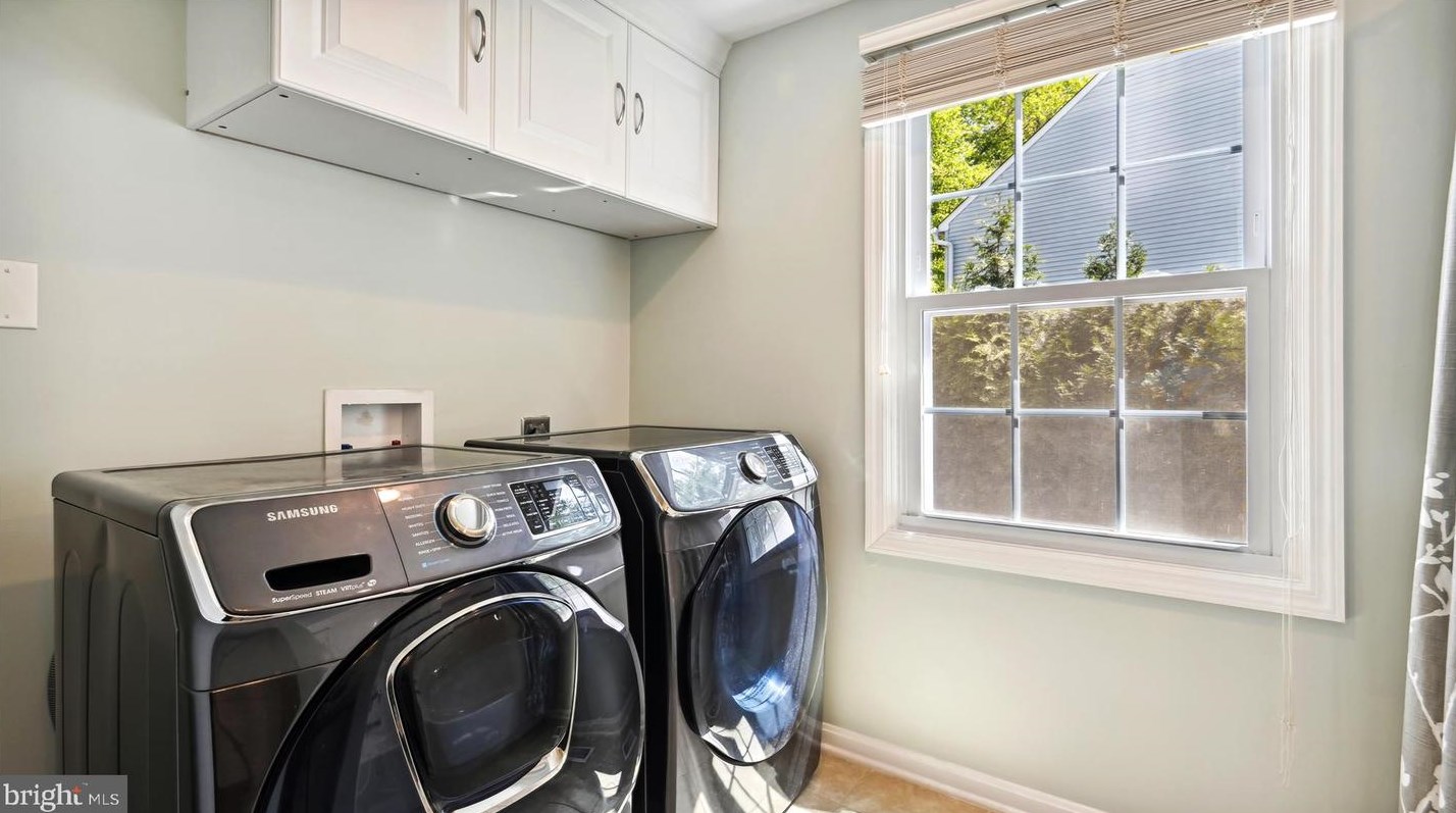4499 Southwood Pl, Dumfries VA  22025-1004 exterior