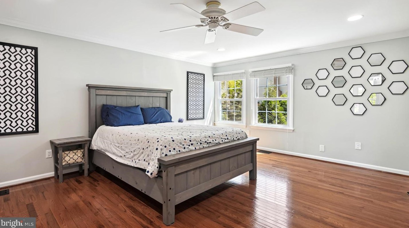 4499 Southwood Pl, Dumfries VA  22025-1004 exterior