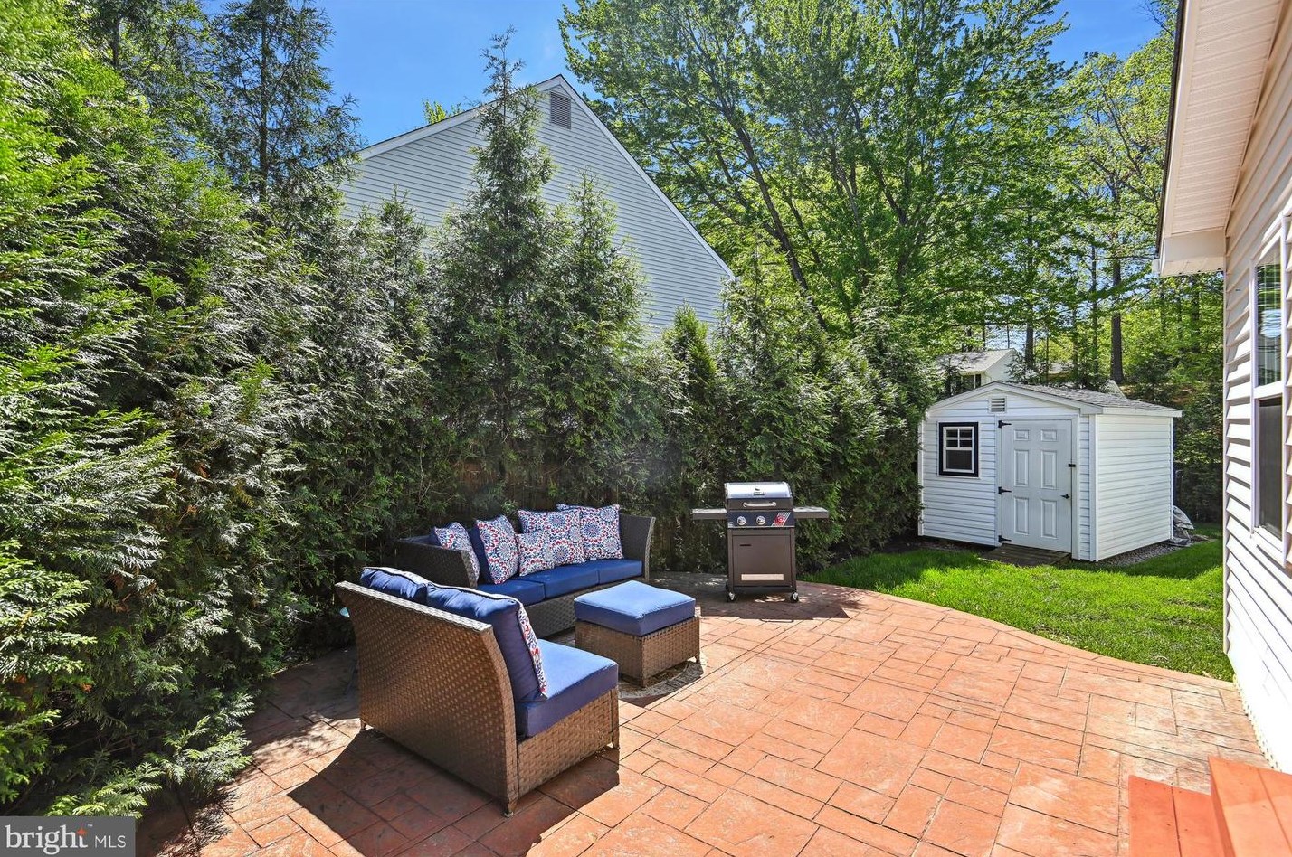 4499 Southwood Pl, Dumfries VA  22025-1004 exterior