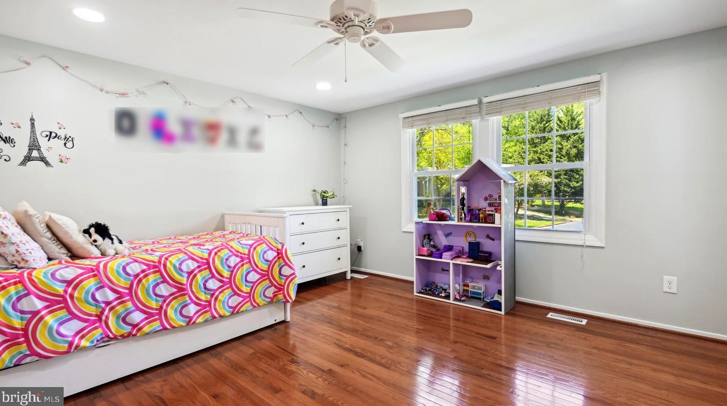 4499 Southwood Pl, Dumfries VA  22025-1004 exterior