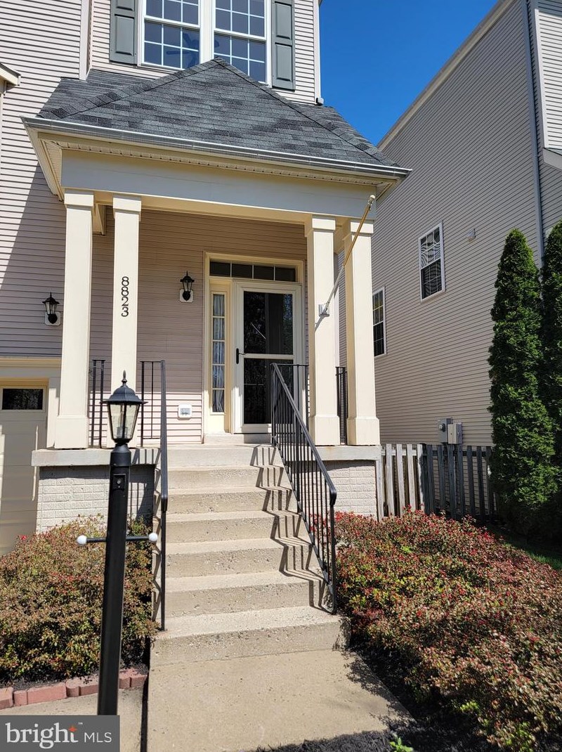8823 Flatbush Ct, Manassas, VA 20109-4807