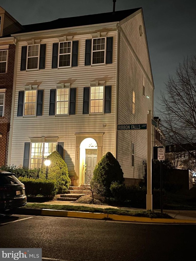 9000 Ribbon Falls Loop, Bristow, VA 20136