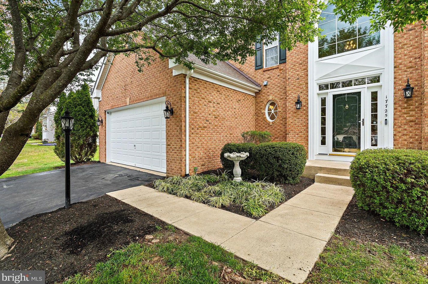 17725 Avenel Ln, Dumfries, VA 22026