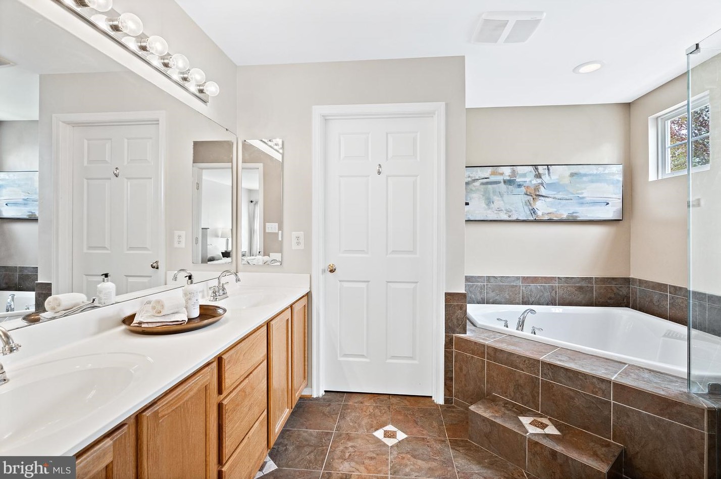 17725 Avenel Ln, Dumfries VA  22026-4569 exterior