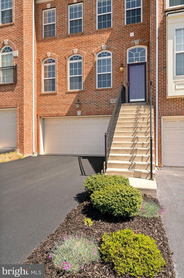 16327 Flotsam Ln, Woodbridge, VA 22191-6031