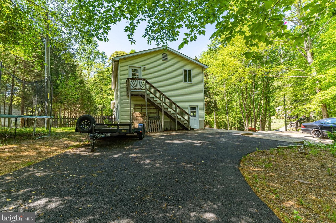 8907 Christine Pl, Manassas VA  20112-3173 exterior