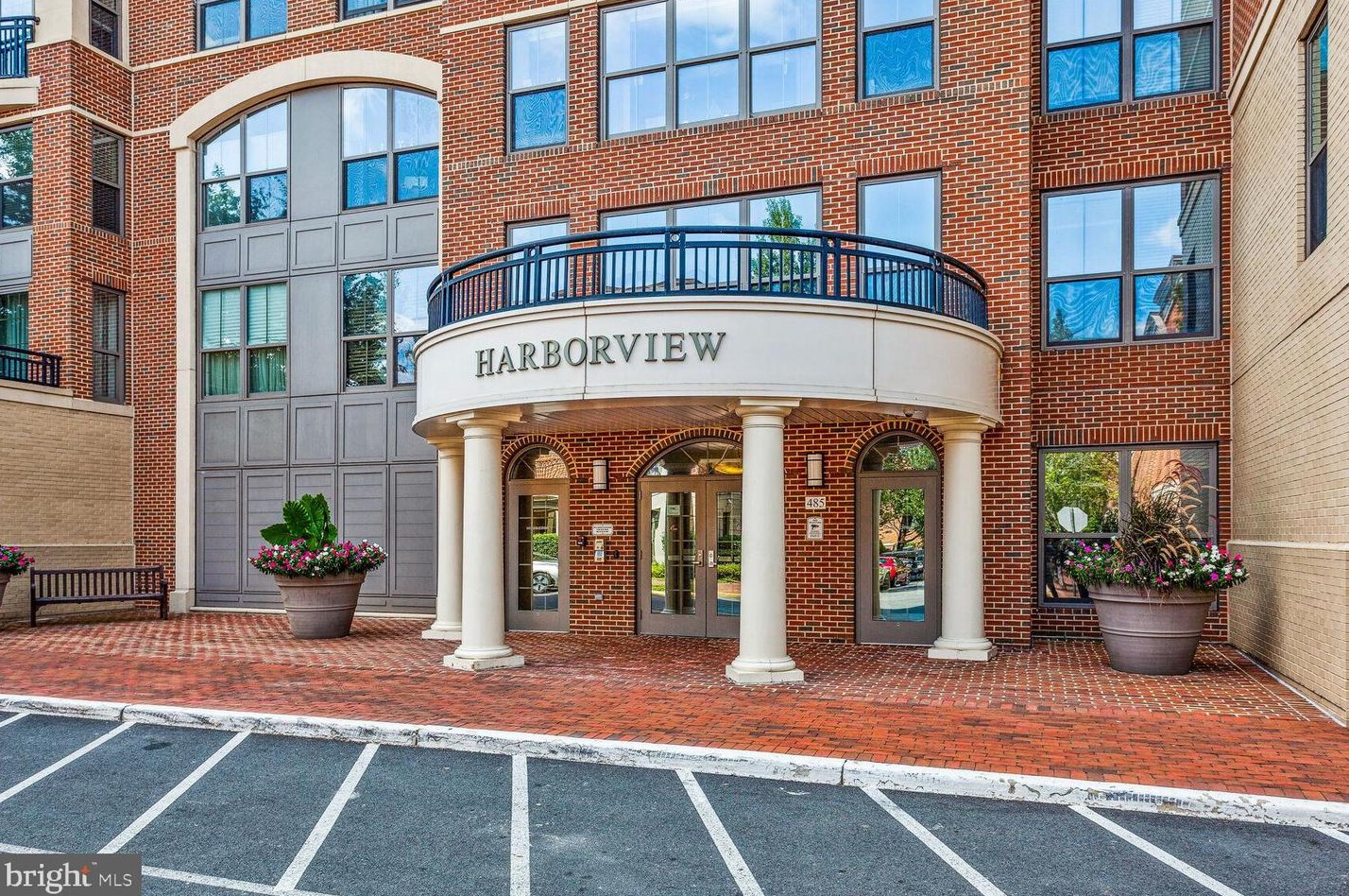 485 Harbor Side St #404, Woodbridge, VA 22191