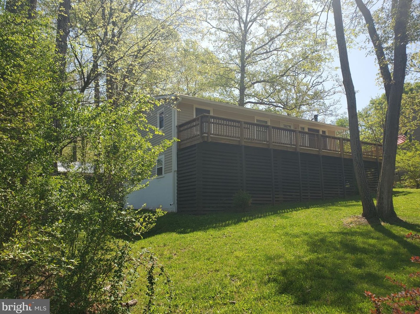 7805 Lake Dr, Manassas, VA 20111