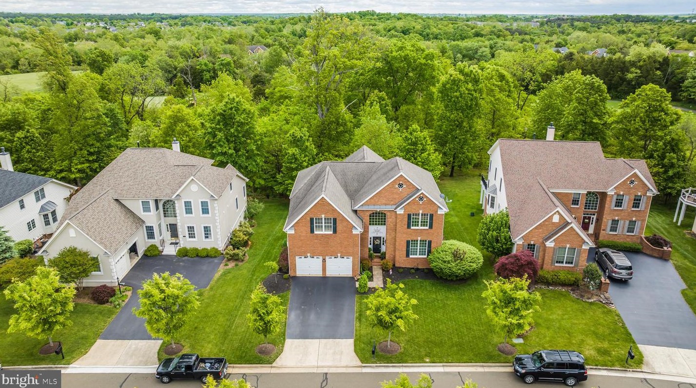 5921 Interlachen Ct, Haymarket, VA 20169