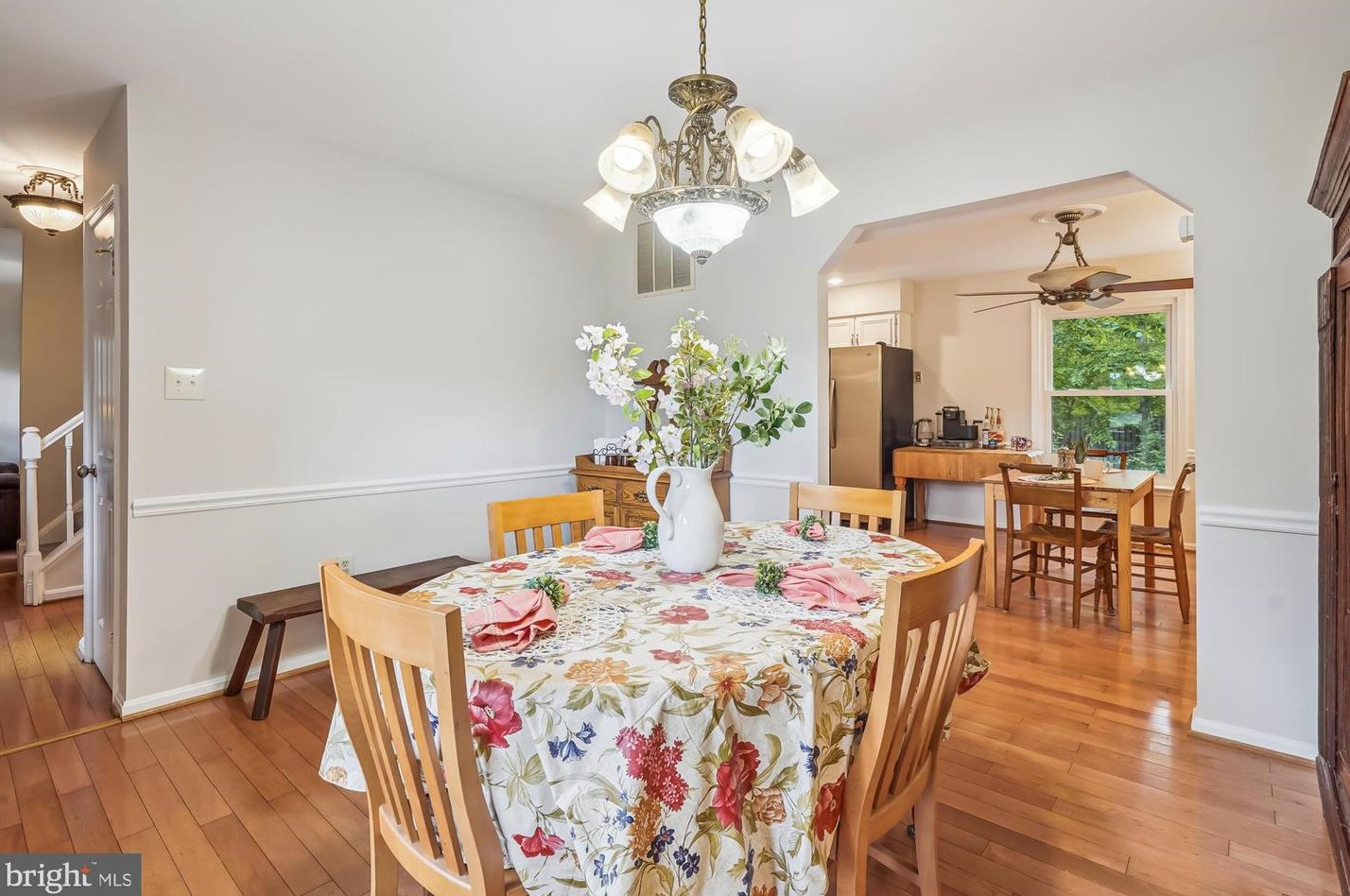 16204 Dartmoor Dr, Dumfries, VA 22025-1749