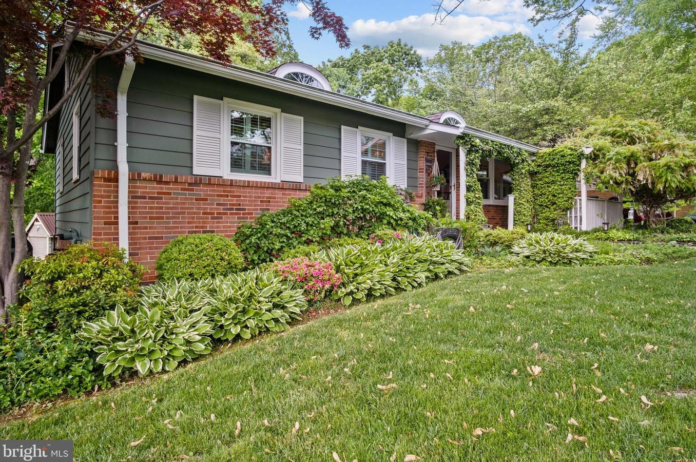 2210 Windjammer Dr, Woodbridge, VA 22192