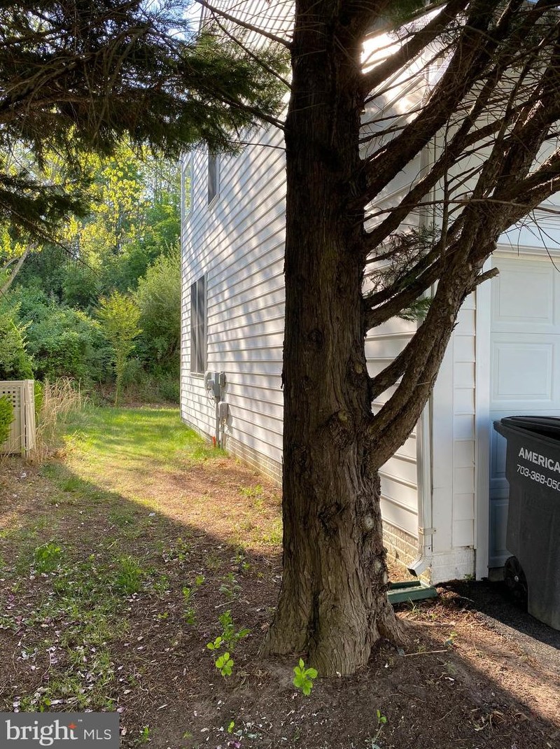 3104 Tulip Tree Pl, Dumfries VA  22026-4554 exterior