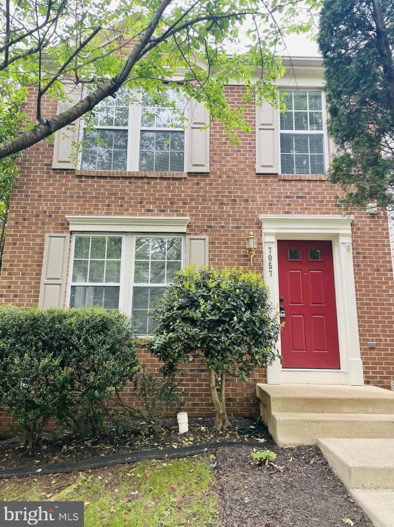 7057 Sauvage Ln, Gainesville, VA 20155