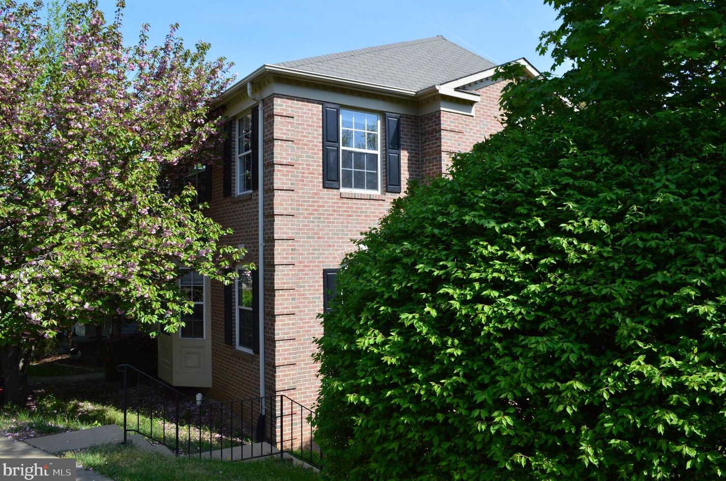 16853 Capon Tree Ln, Woodbridge, VA 22191
