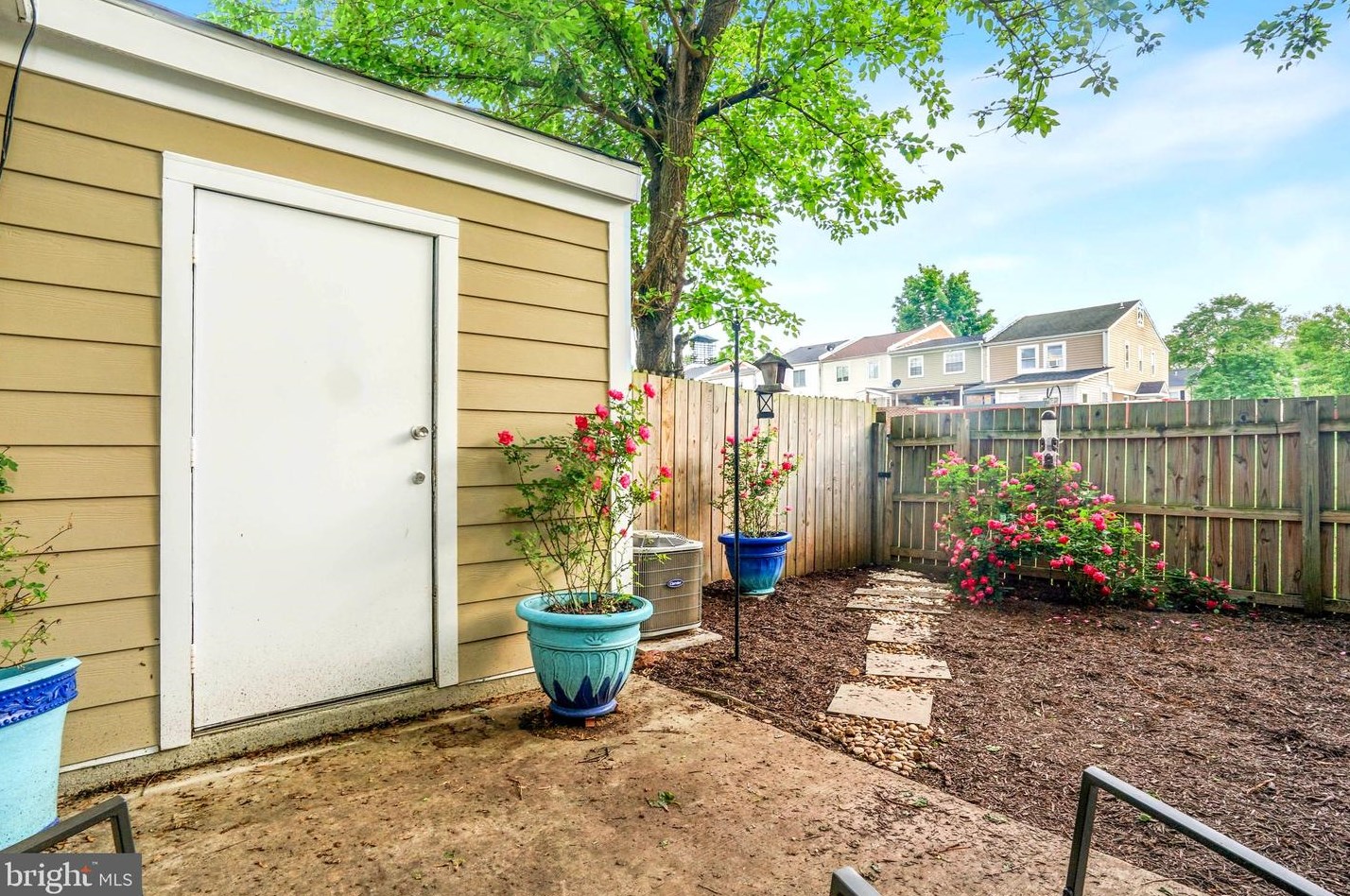 7885 Meadow Ct, Manassas VA  20109-3503 exterior