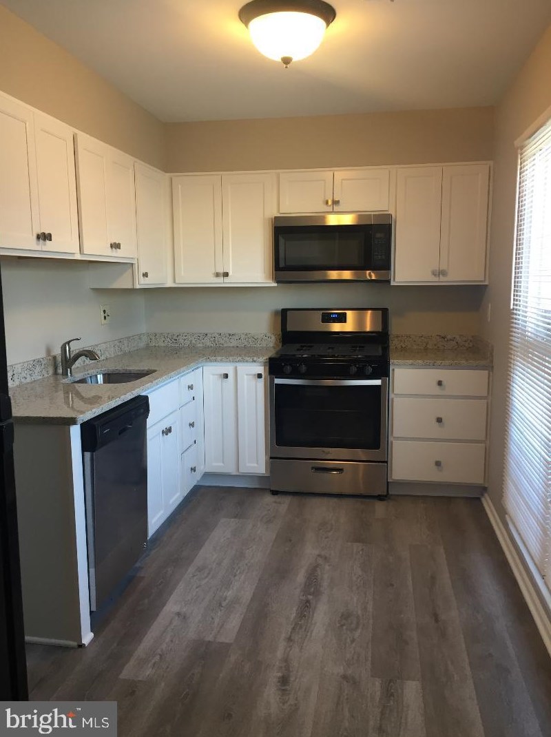 9520 Covington Pl, Manassas VA  20109-3328 exterior