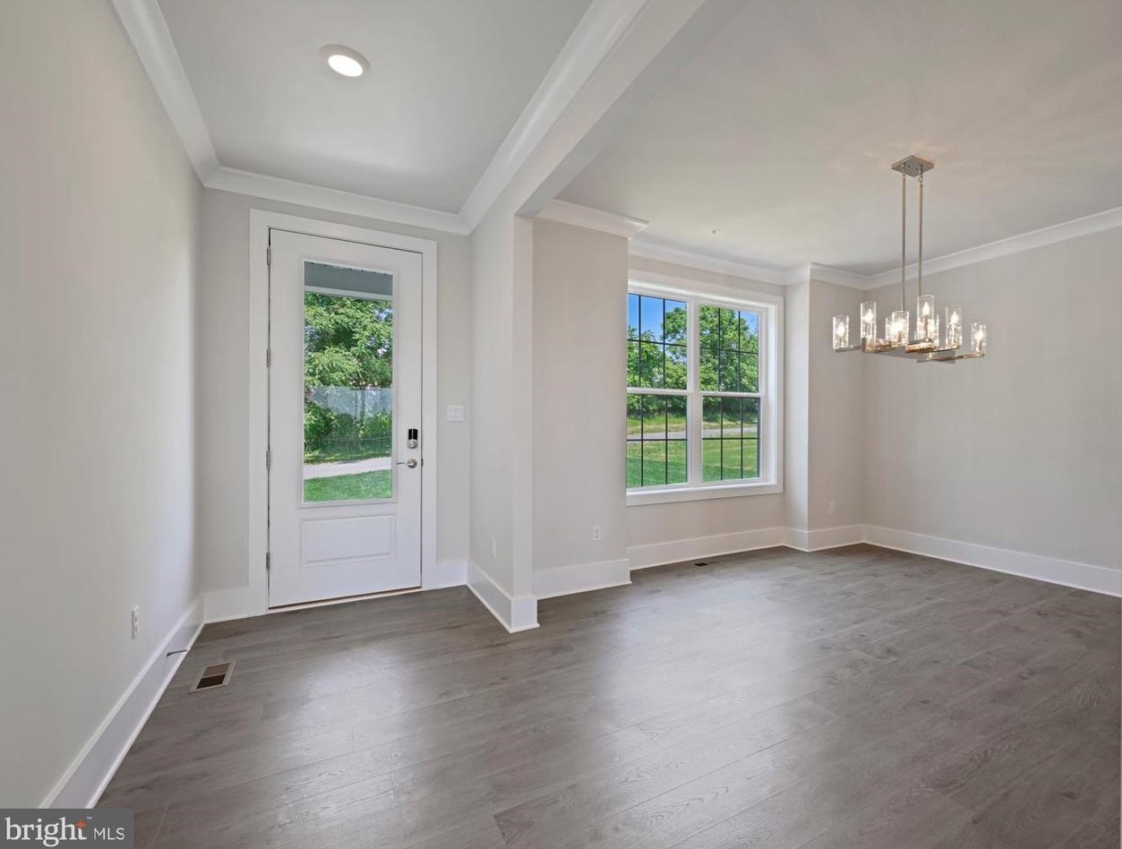 4516 Logmill Rd, Gainesville, VA 20155