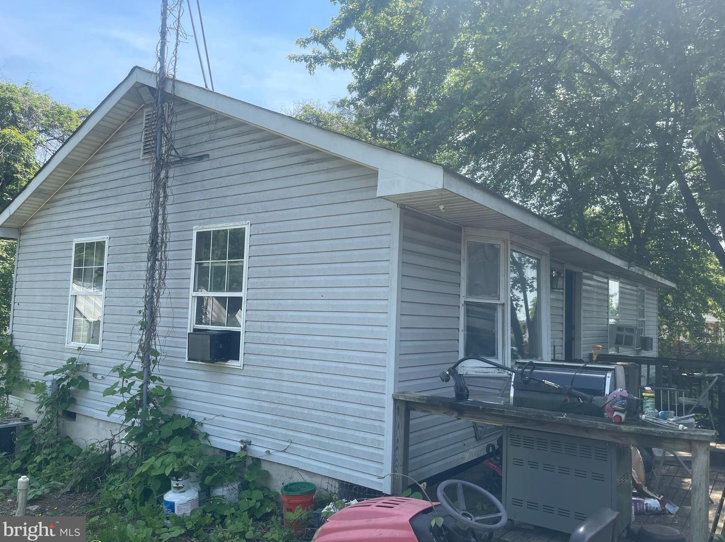 17585 Washington St, Dumfries, VA 22026-2337