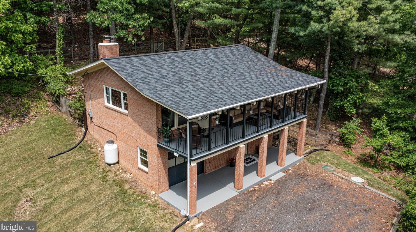 1902 Gore Dr, Haymarket, VA 20169