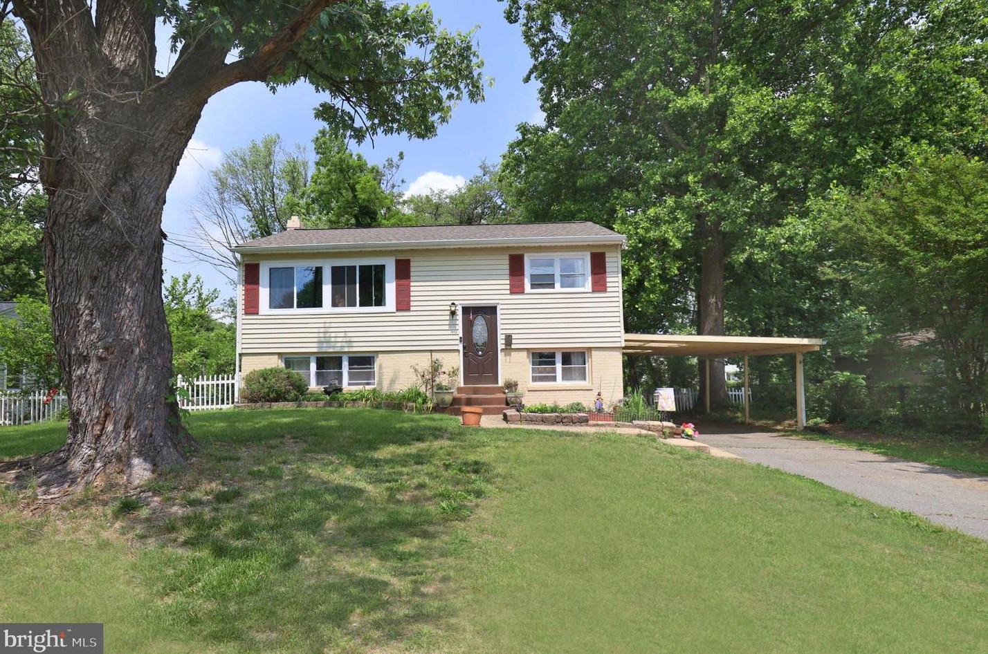 14112 Randall Dr, Woodbridge, VA 22191