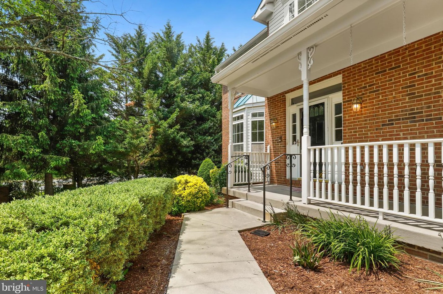 13293 Packard Dr, Woodbridge, VA 22193