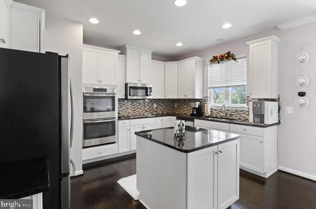 7091 Kona Dr, Gainesville, VA 20155