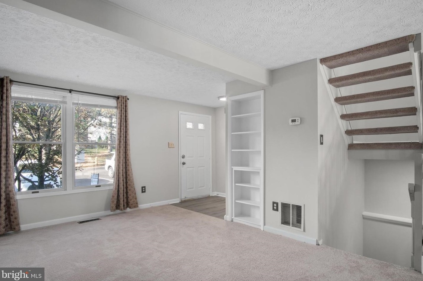 3648 Woodhaven Ct, Woodbridge, VA 22192