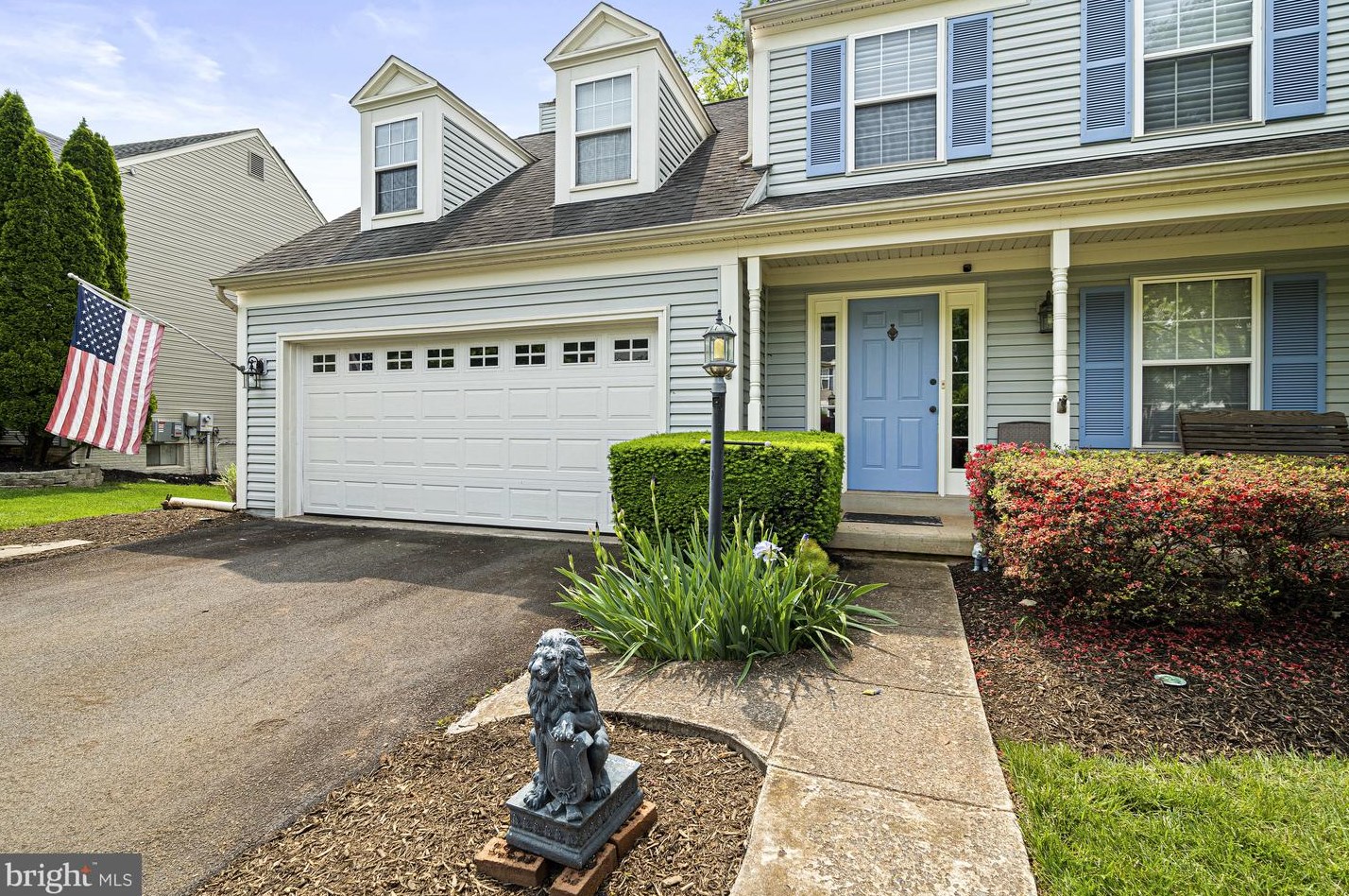 10113 Grape Myrtle Ct, Manassas, VA 20110-2743