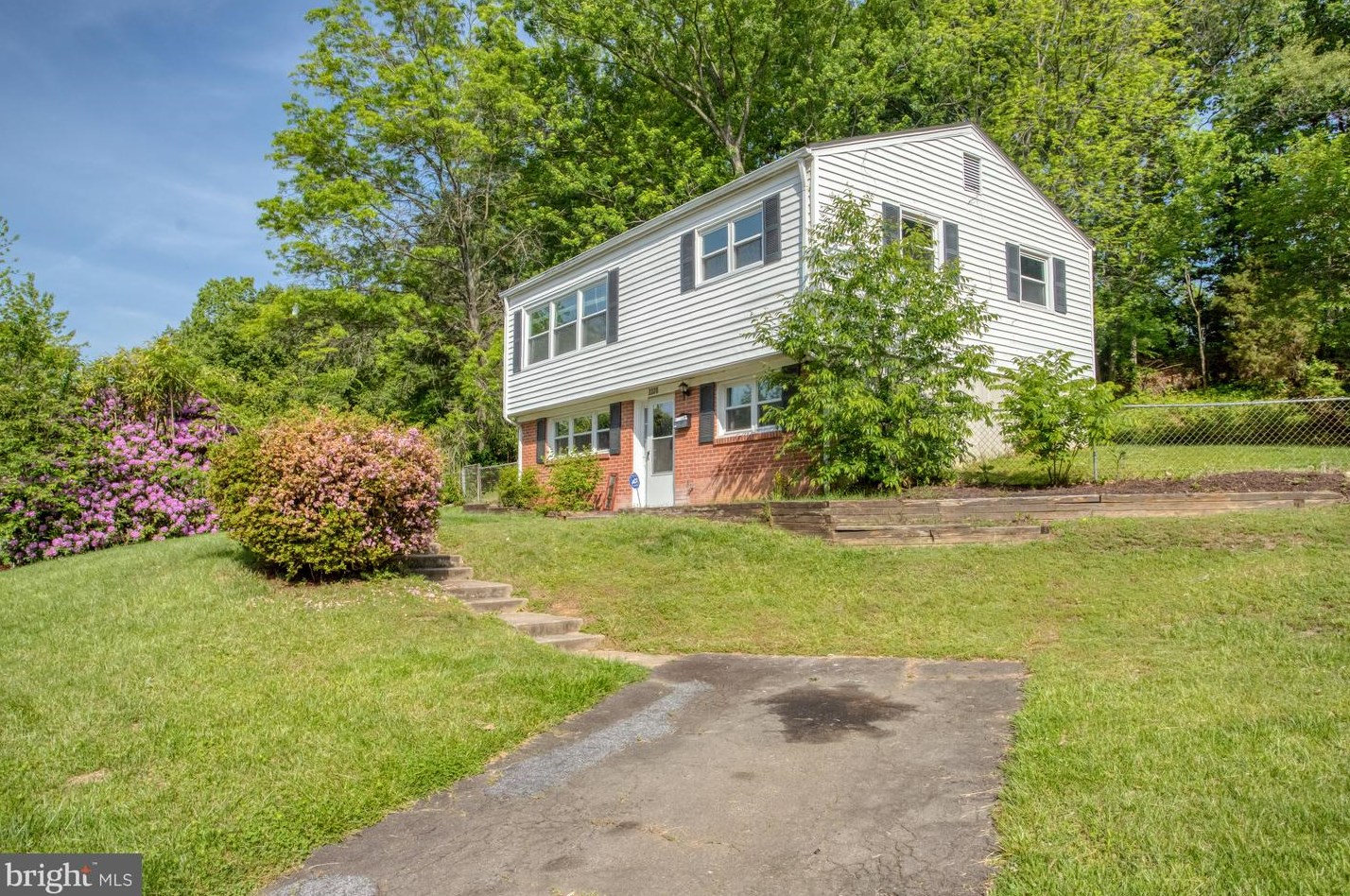 3320 Beaumont Rd, Woodbridge, VA 22193-1523