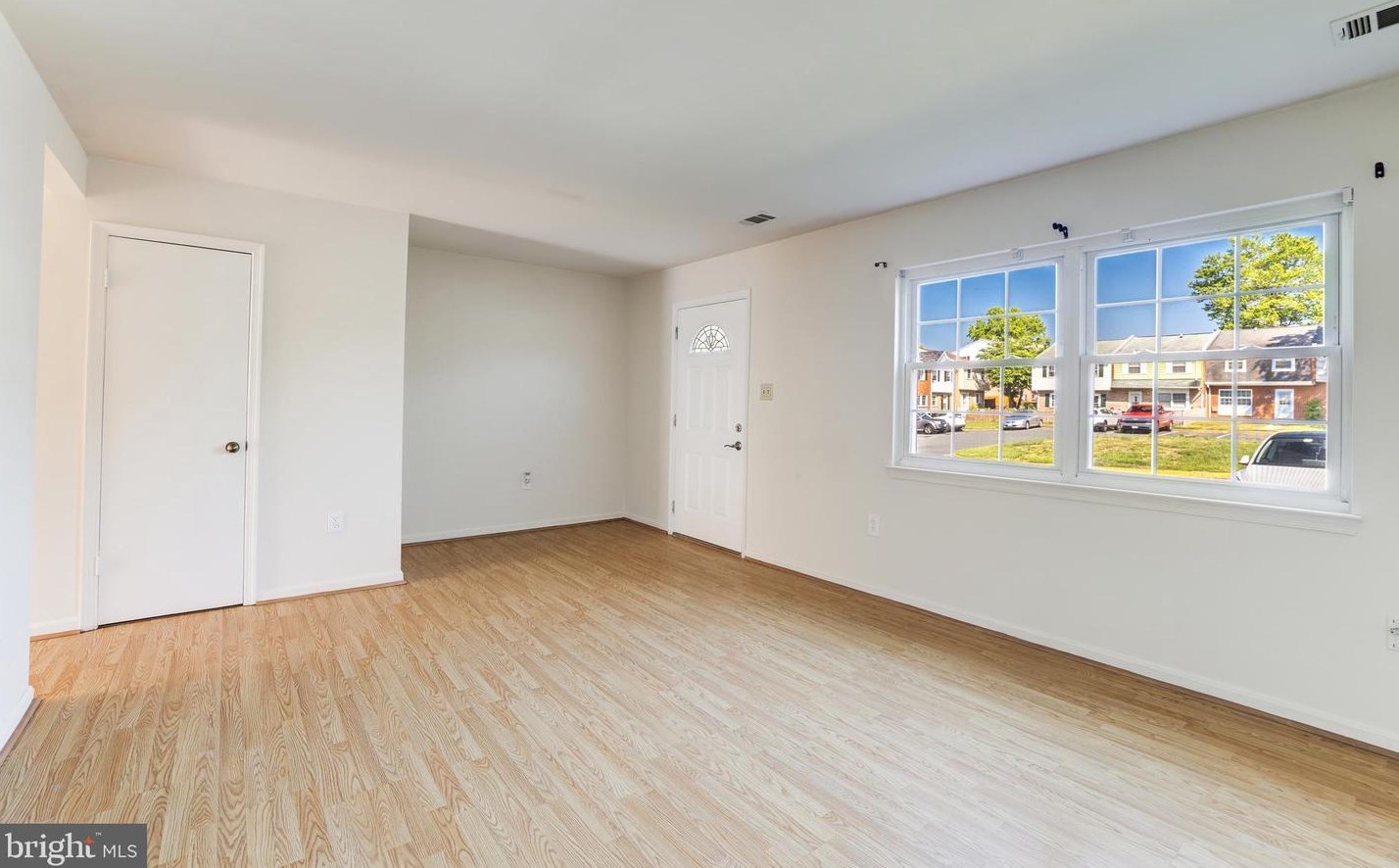 1848 Fort Pulaski Ct, Dumfries, VA 22026