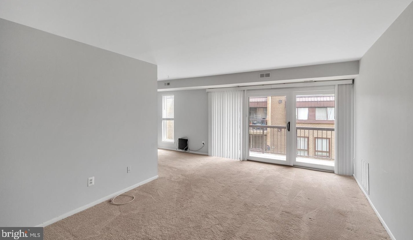 7587 Margate Ct #203, Manassas, VA 20109