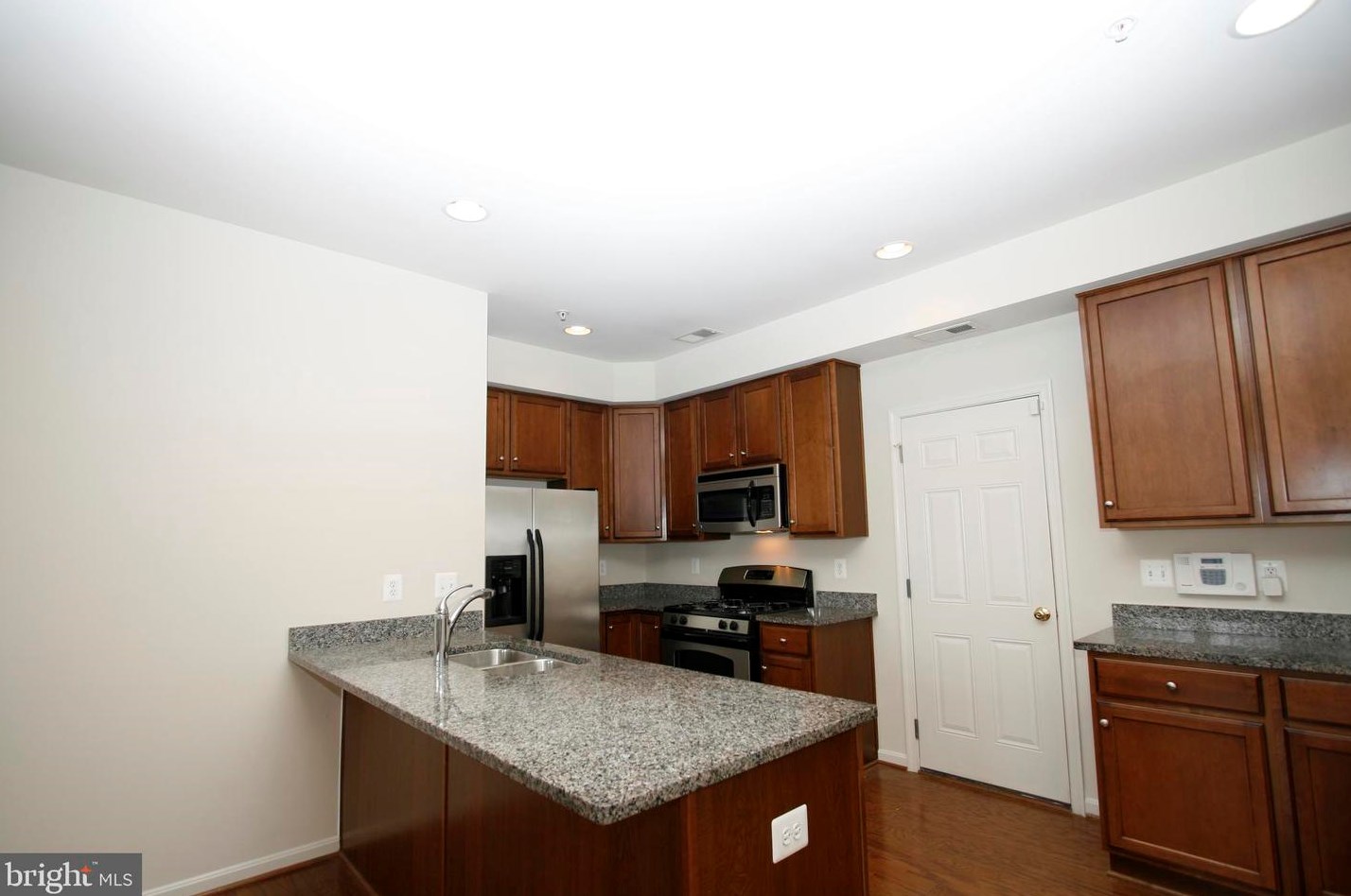 7949 Crescent Park Dr #151, Gainesville, VA 20155