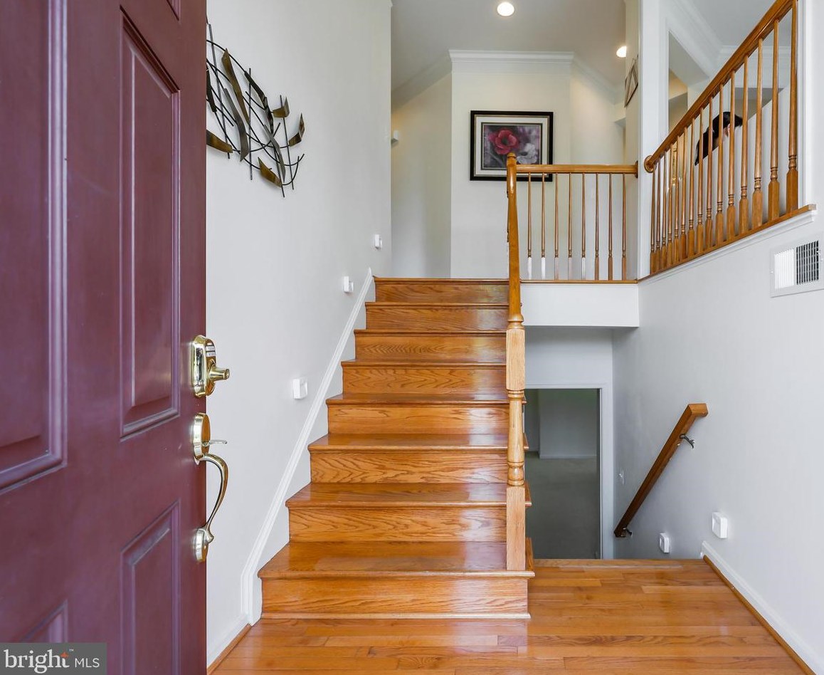 12092 Paper Birch Ln, Gainesville, VA 20155