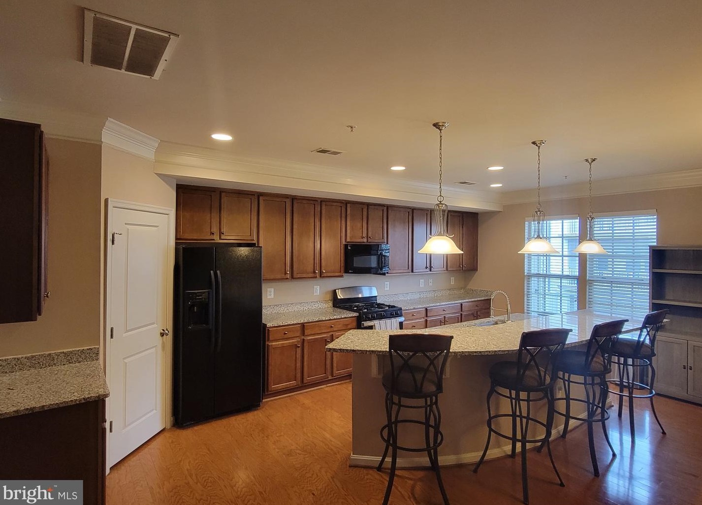 8045 Crescent Park Dr #198, Gainesville, VA 20155