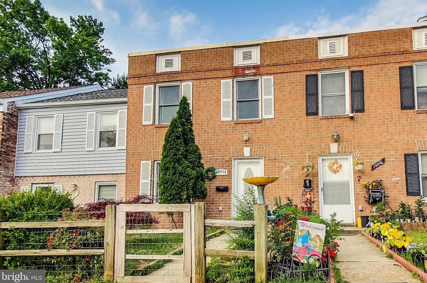 16608 Galt Ct, Woodbridge, VA 22191