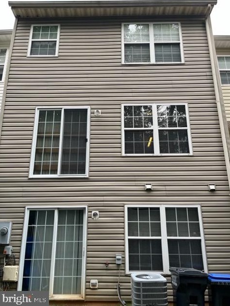 15742 London Pl, Dumfries, VA 22025