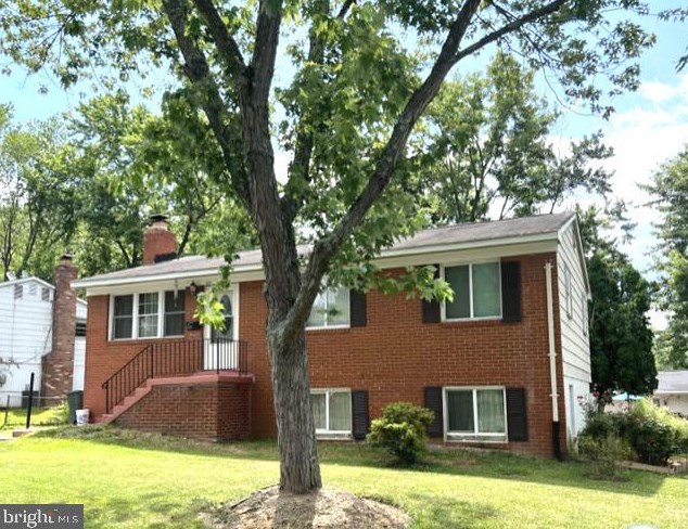 4223 Holiday Ct, Woodbridge, VA 22193-5128