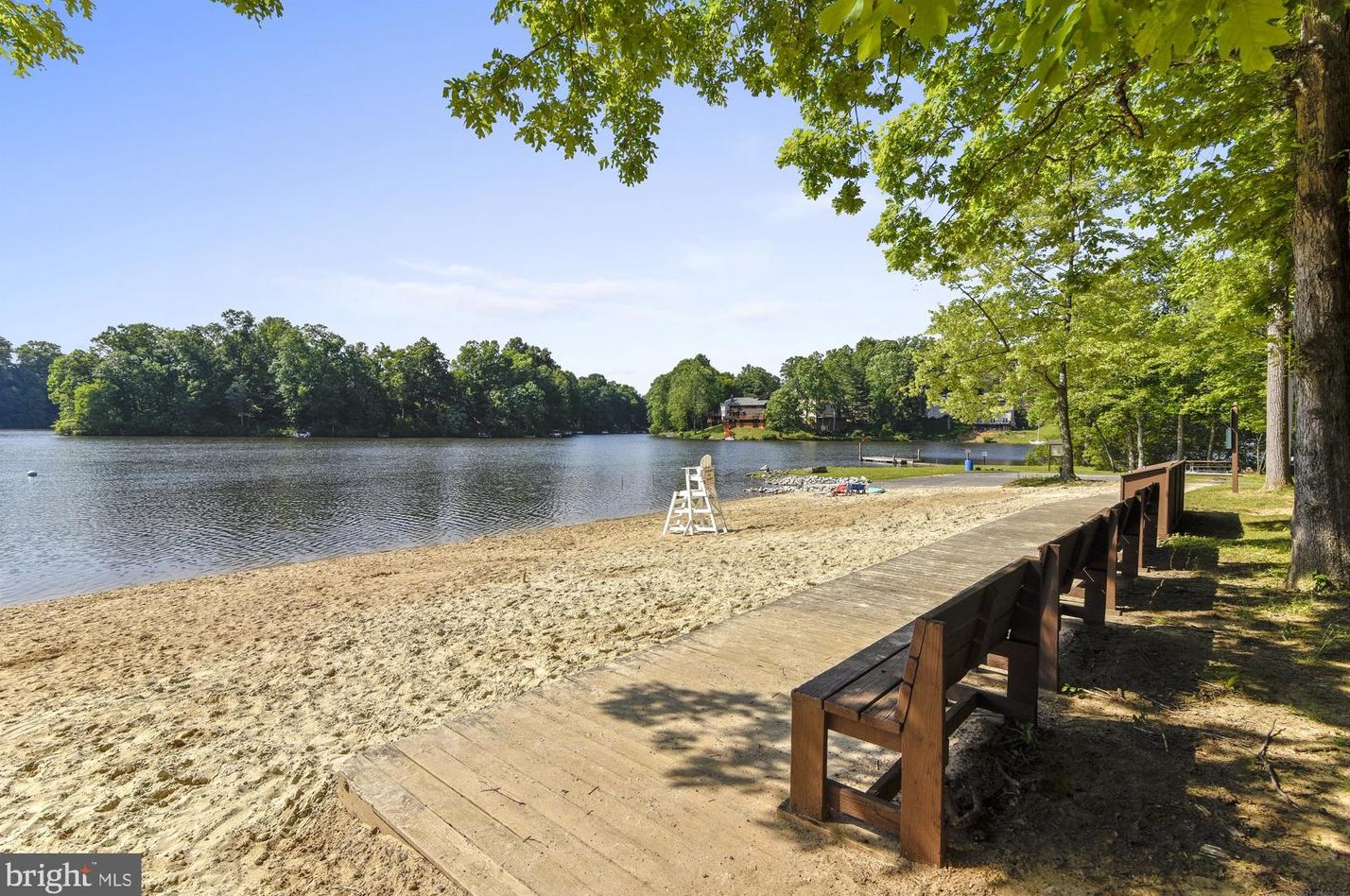 4714 Hopkins Dr, Dumfries, VA 22025