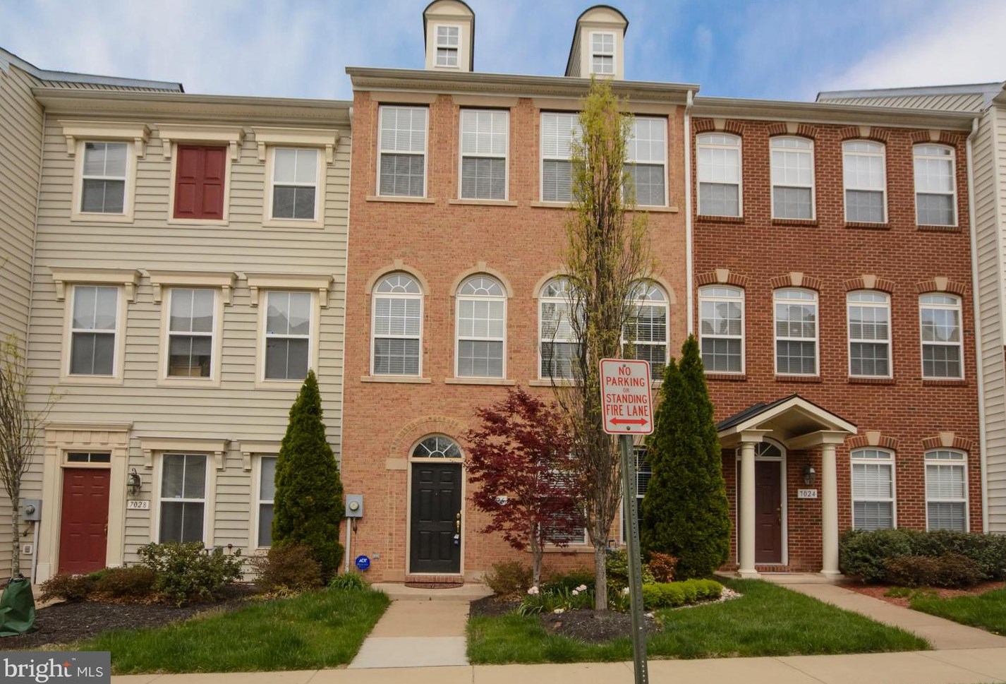 7026 Little Thames Dr, Gainesville, VA 20155