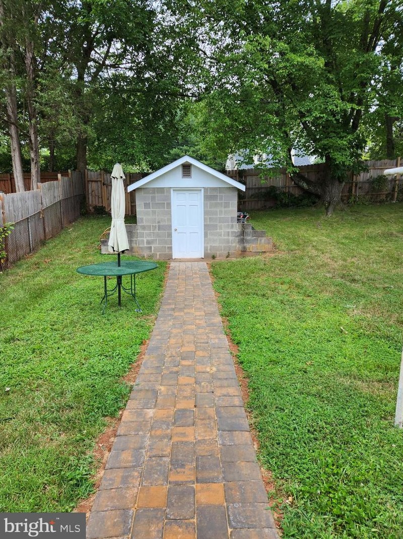 7505 Albemarle Dr, Manassas VA  20111-4117 exterior