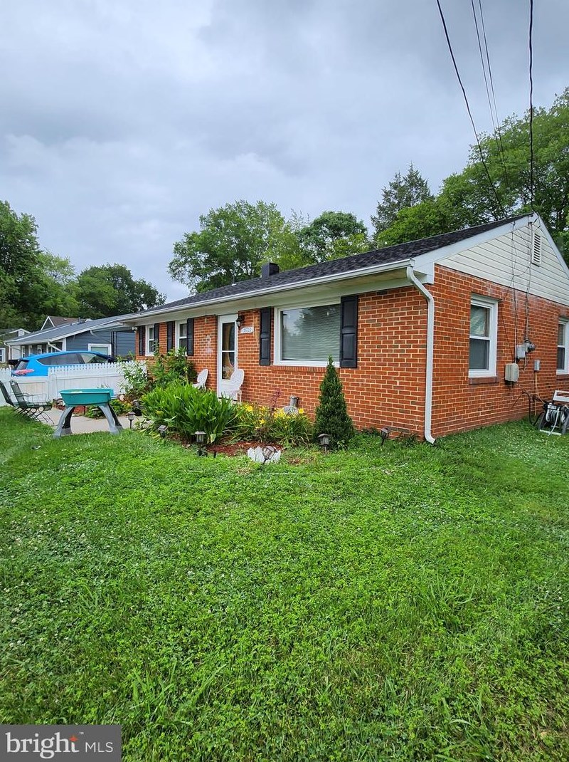 7505 Albemarle Dr, Manassas VA  20111-4117 exterior