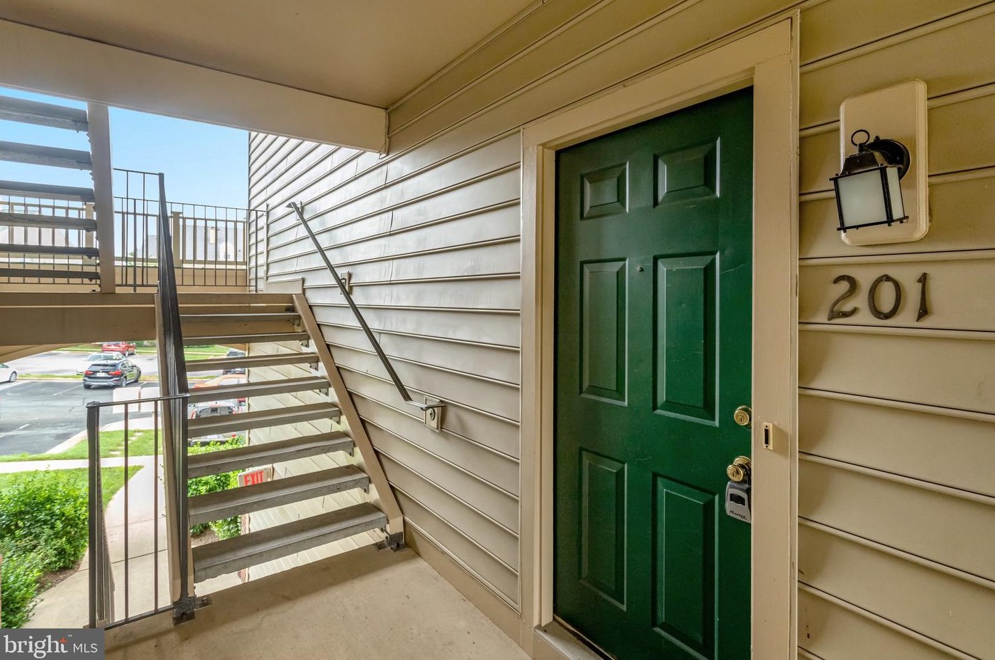 1031 Gardenview Loop, Woodbridge VA  22191-1968 exterior