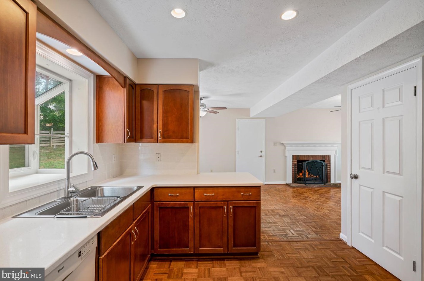 3866 Oriole Ct, Dumfries VA  22025-1828 exterior