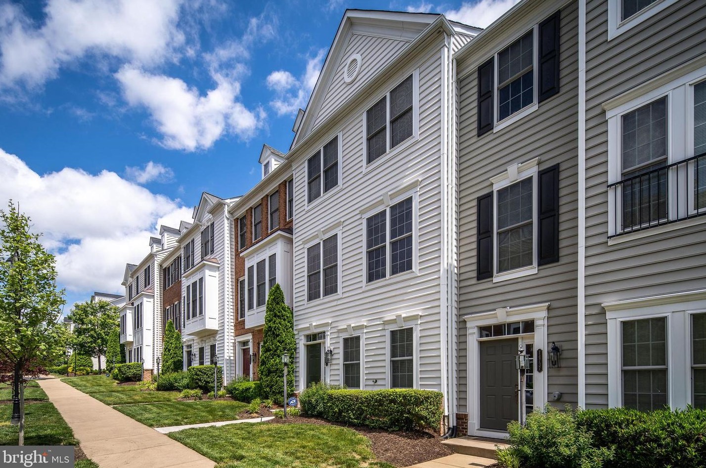 14733 Potomac Branch Dr #11, Woodbridge, VA 22191
